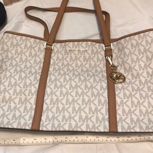 Michael Kors Oversized Shoulder bag